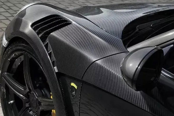 碳纤维汽车零部件的革新之路:从定制化到智能仿真设计