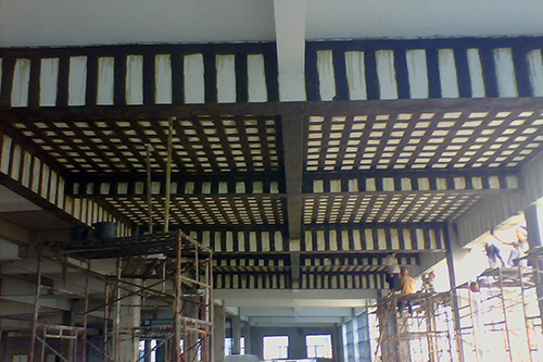 废弃碳纤维板回收利用新方式,替代钢筋铺筑道路