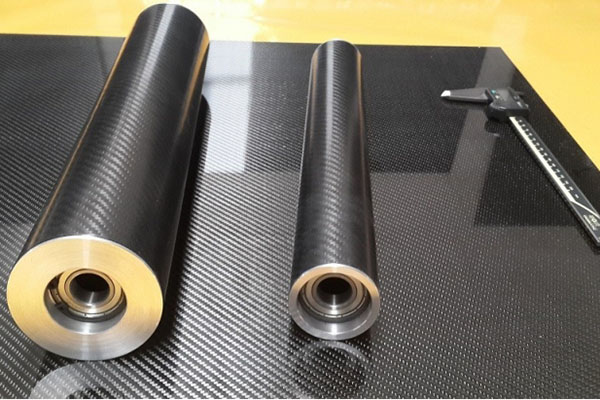 碳纤维复合材料辊重不重?